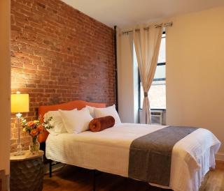 Stunning One Bedroom Apartment In Manhattan - 2nd Floor - 0
