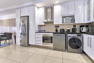 HYDROPARK ELITE SANDTON SUITEs - 3