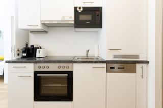 Modern Apartment near Center with Free Parking - 3