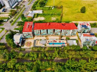 Spacious and Central, 2 Bedrooms, Pools and Views - 5