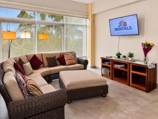 Spacious and Central, 2 Bedrooms, Pools and Views - 4