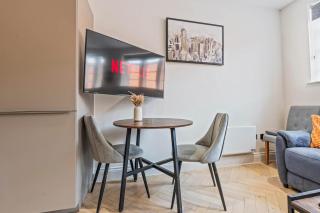 Modern 2-Bed Flat in Birmingham by MCPI Hosting, Ideal for Business & Tourists with Free Parking and WiFi - 6