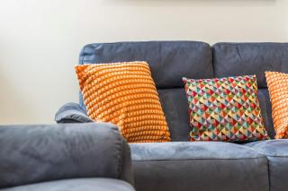 Modern 2-Bed Flat in Birmingham by MCPI Hosting, Ideal for Business & Tourists with Free Parking and WiFi - 3