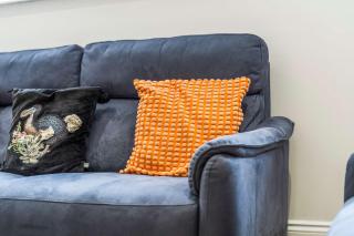 Modern 2-Bed Flat in Birmingham by MCPI Hosting, Ideal for Business & Tourists with Free Parking and WiFi - 2