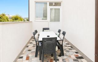 3 Bedroom Stunning Apartment In Pula - 1