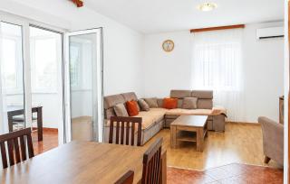 3 Bedroom Stunning Apartment In Pula - 6