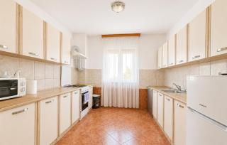 3 Bedroom Stunning Apartment In Pula - 4