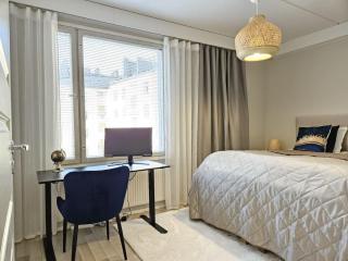LuxCityhome 300m metro with glass balcony - 3