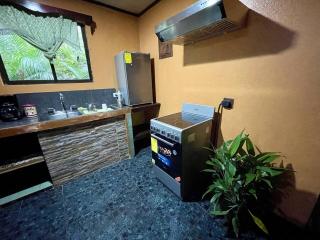 Casa Campo Flor Bella · A/C · Kitchen · La Fortuna - 1