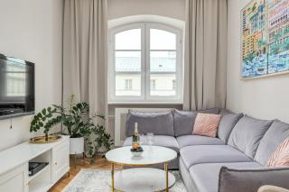 Quiet luxury at the Royal Route in Warsaw - 2
