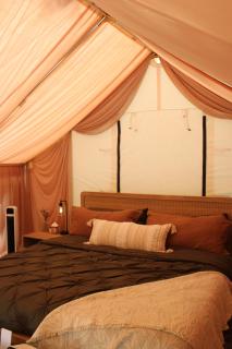 Under the Cedars Glamping Experience with Hot Tub - 5