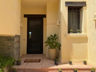 Serene Escape 4 Bedrooms Villa - Hacienda Red - 1