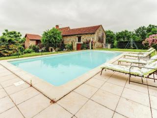 Comfortable holiday home with private pool - 0