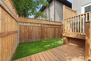 Lakeshore Central steps to the main beach sleeps 8 - 8