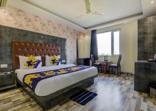 Hotel Nisha Residency - 2