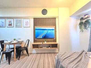 1415T4 Avida Riala IT Park Tower 4 New Unit 50 Smart TV - 4