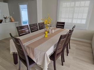 Spacious 3BR Home at Palm Beach for Family and Friends - 8