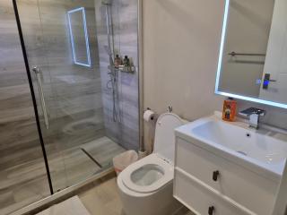 Spacious 3BR Home at Palm Beach for Family and Friends - 1