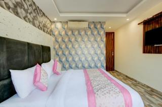 Hotel Tigoli Near Chhatarpur Metro - 1