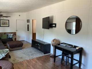 Sunsets and City Lights 3BD 2Bath - 6