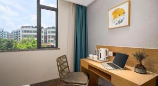 Borrman Hotel Huizhou West Lake Shuidong Street - 4