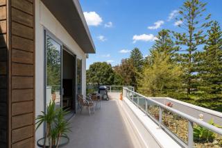 Ocean View Penthouse by Ready Set Stay - 5