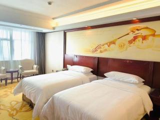Vienna Hotel Anhui Fuyang Yingshang Yingbin Avenue - 1