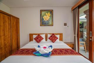 Cecillia Guesthouse Canggu - 5
