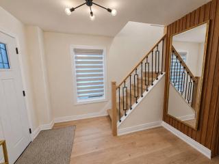 Niagara Luxe Retreat - 5 Mins to Niagara Falls - Sleeps 6 - 1