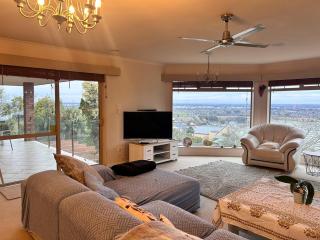 Family Friendly 4 Bedroom Home - 0