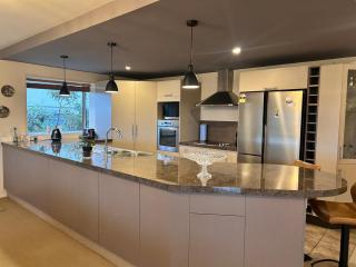 Family Friendly 4 Bedroom Home - 7