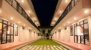 Yellow Moon Hotel - 8
