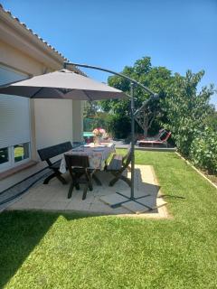 maison cosy climatisée avec piscine et jardin - 4