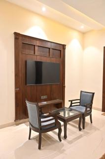 Sukuun Villa Airport Road #Luxury Pool Stay - 4
