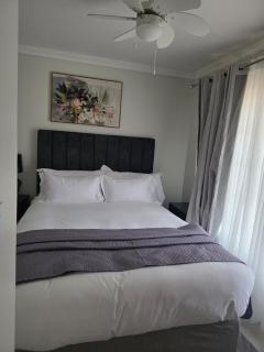 Monthly Stays-Fully furnished 2BR Near Menlyn-Ideal for relocation and Corporate stays - 1