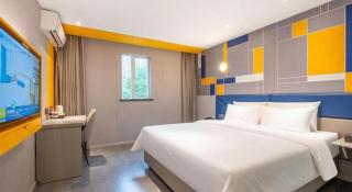 7 Days Inn Wuhan Dingziqiao Zhongnan Road Metro Station - 1