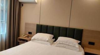 GreenTree Inn Yangzhou Slender West Lake Wencheng Attic Express Hotel - 1