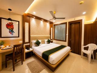 SEA VIEW rooftop - HOTEL SWARGADWAR - PURI KBR - Near Sea Beach & Shree jagannath Temple - wifi - Lift - Parking - Restaurant - FAMILY HOTEL - 1