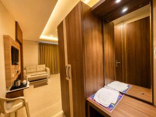 SEA VIEW rooftop - HOTEL SWARGADWAR - PURI KBR - Near Sea Beach & Shree jagannath Temple - wifi - Lift - Parking - Restaurant - FAMILY HOTEL - 3