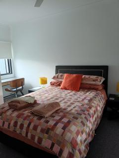 Welcoming Homestay with Airport and City Access - 1