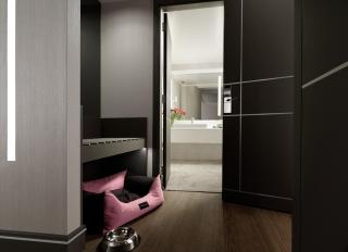 Holiday Suites - 4