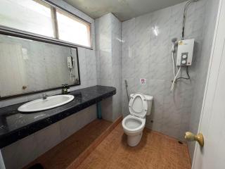 Tommy Apartment - main road - 2