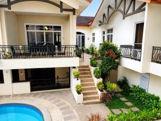 Country Chateau Hotel - 4