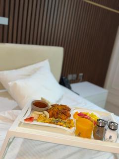 Abraj INN Royal Hotel - 8
