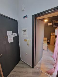 Diana's Cozy 4 Studio - 8