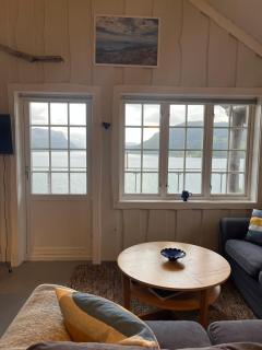Views of fjords and mountains with hottub - 8