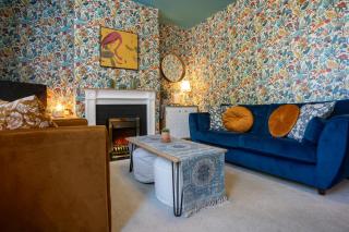 The Painted Terrace - Peaceful Home In Calow Near The Royal Hospital - 1