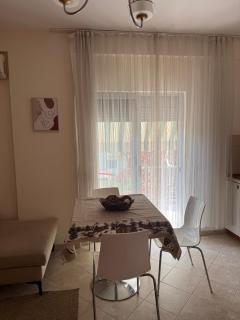 Cozy Apartment with Balcony - 7