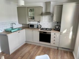 Family friendly 2 bedroom bungalow - 7