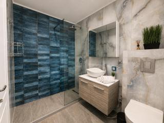 Arturo's Town House - 2
